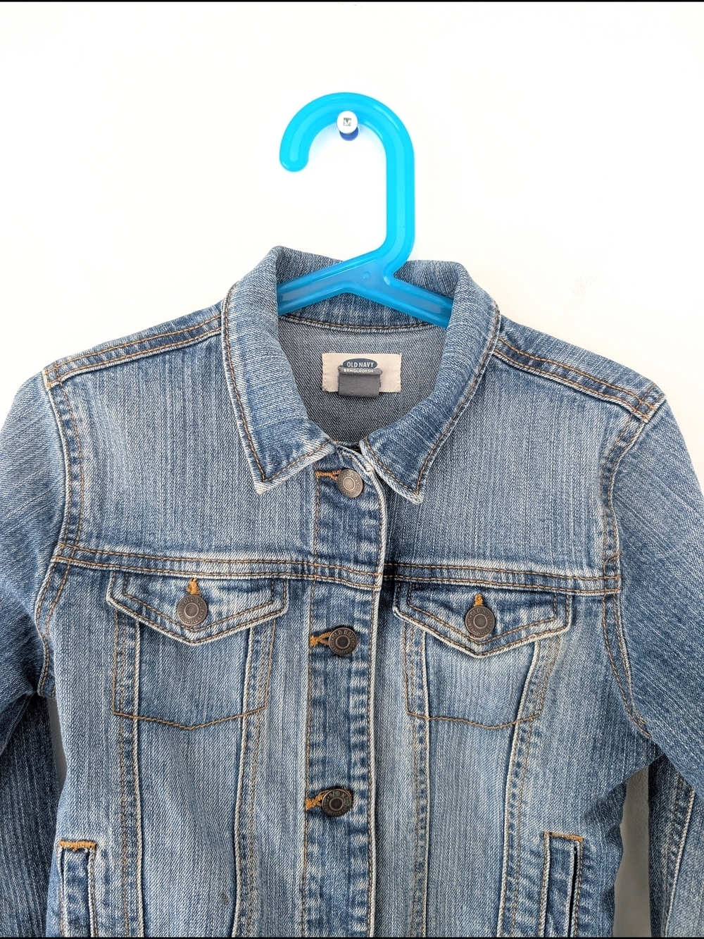 Old Navy Kids Classic Denim Trucker Jacket Everyday Essential ~ Size 6-7 - Picture 2 of 7